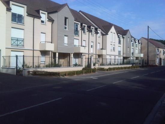 Nouveaux parterres réalisés par la Mairie_1